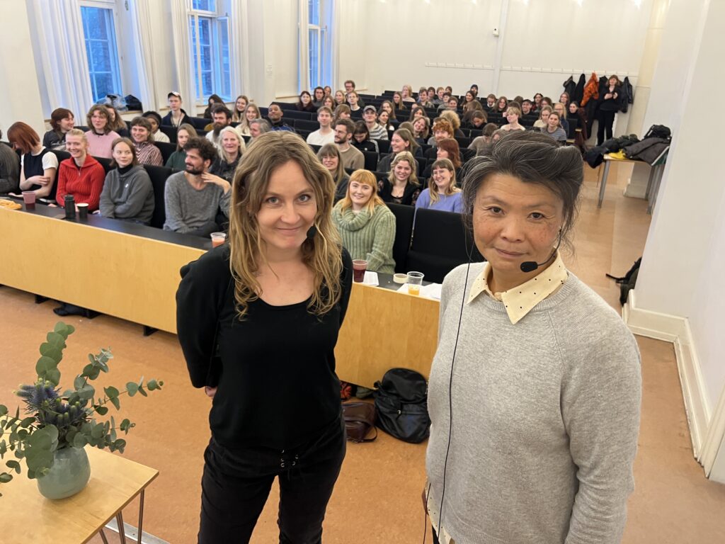 Mange fremmødte til foredrag på Institut for Psykologi