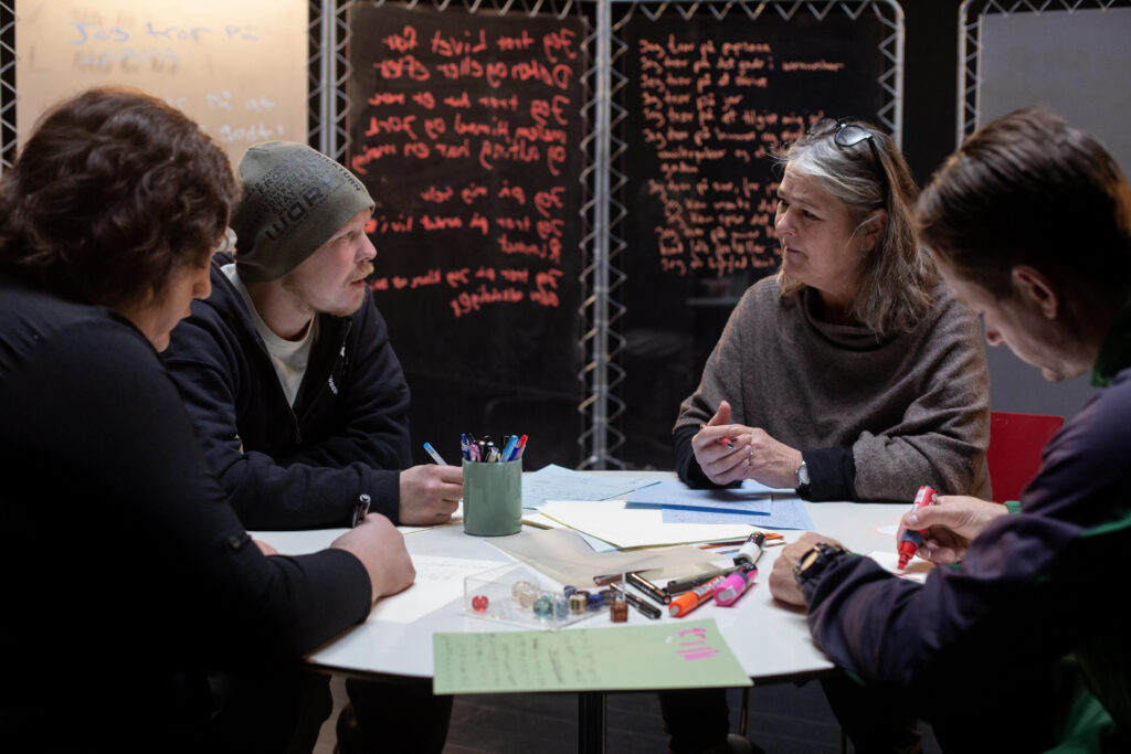 Kom og se filmen 'Giv os en chance' på Åben Scene