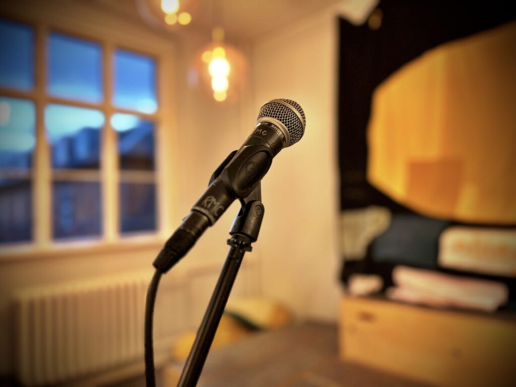 Kom til Åben Scene mellem jul og nytår